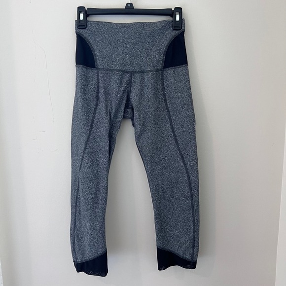 Lululemon Crop Leggings High Waist Athletic Yoga Pants Black Gray Size 6‎ - Picture 1 of 7